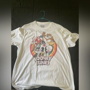 Looney tunes graphic tee